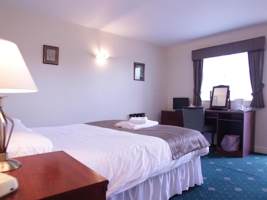 Rusland Pool Hotel Bouth Room photo